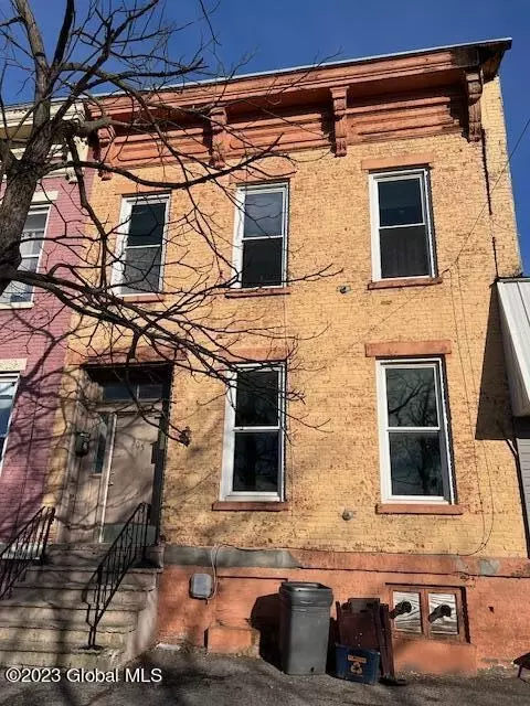 305 23rd St, Watervliet, NY 12189