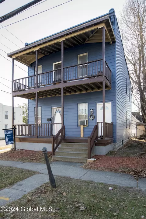 112 Vliet Blvd, Cohoes, NY 12047