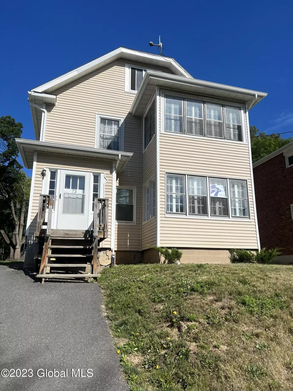 73 Pinewood Ave, Albany, NY 12208 34 Photos Movoto