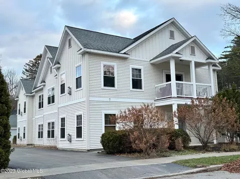 7 Ellis Ave, Saratoga Springs, NY 12866
