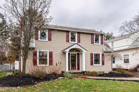 1970 Nott St, Niskayuna, NY 12309