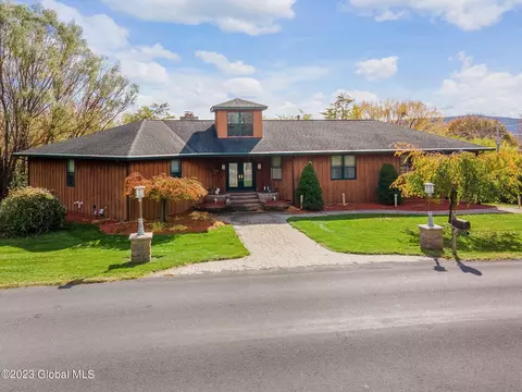 546 Myers Rd, Howes Cave, NY 12092