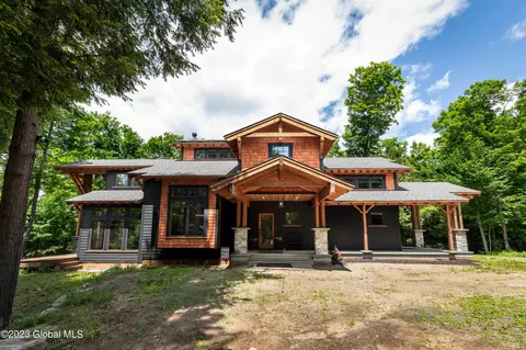 14 The Woods, North Creek, NY 12853
