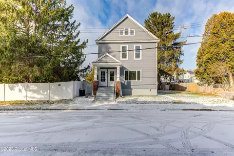 8 Krull St, Amsterdam, NY 12010