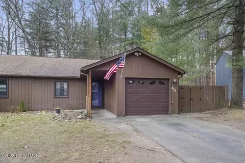 46 Pepperbush Pl, Malta, NY 12020