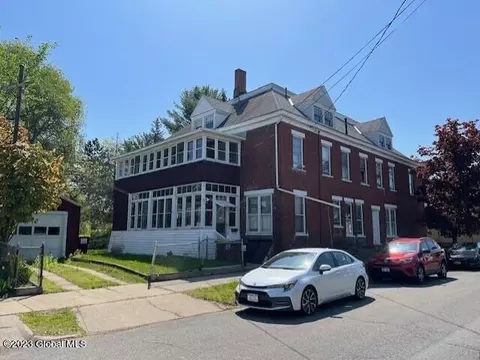 522 Chestnut St, Mechanicville, NY 12118