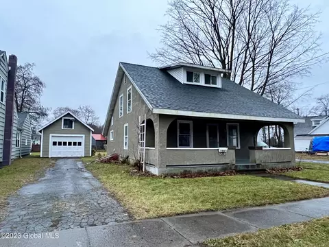 35 Labarge St, Hudson Falls, NY 12839