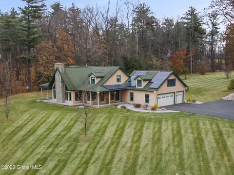 89 Dunsbach Ferry Rd, Cohoes, NY 12047