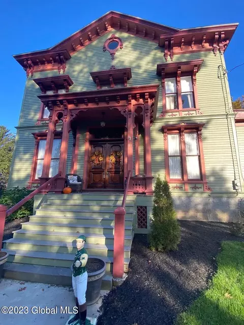 114 S William St, Johnstown, NY 12095