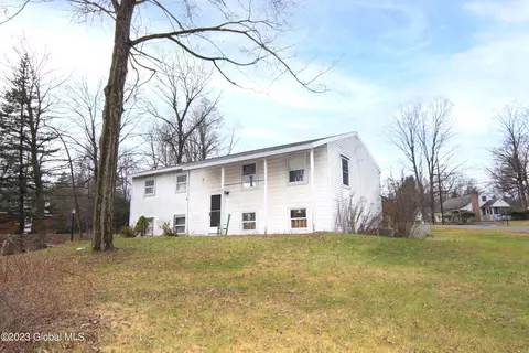 4 Lanie Dr, Greenfield Center, NY 12833