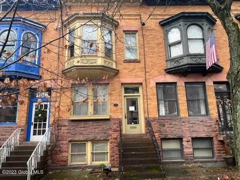 152 Chestnut St, Albany, NY 12210