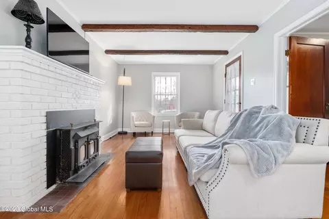 979 Riverview Rd, Schenectady, NY 12309 photo 9