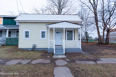 2232 Guilderland Ave, Schenectady, NY 12306