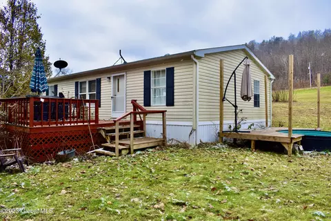 235 Mosquito Swamp Rd, Greenwich, NY 12834