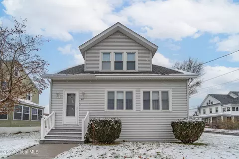 22 Finlay St, Amsterdam, NY 12010