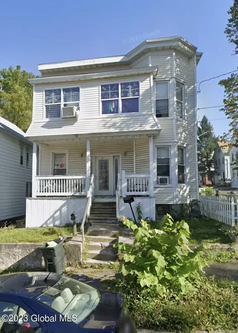 10 Landon Ter, Schenectady, NY 12308