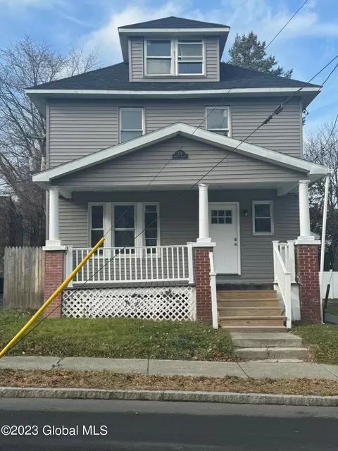 136 Winnie St, Albany, NY 12208