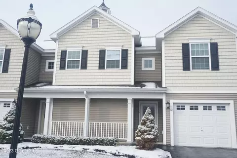 12 Governor Cir, Albany, NY 12208