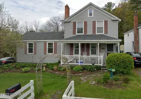 22 Main St, Rexford, NY 12148