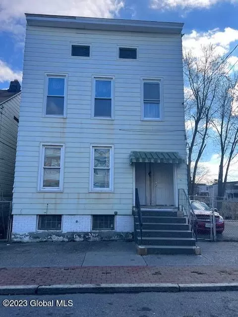 68 Quail St, Albany, NY 12206