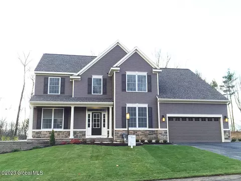 27 Wetherby Ct, Cohoes, NY 12047