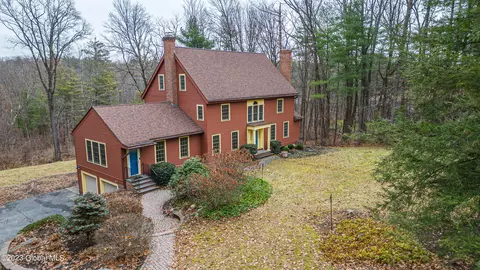 2641 Rosendale Rd, Niskayuna, NY 12309