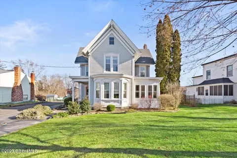 32 South St, Selkirk, NY 12158