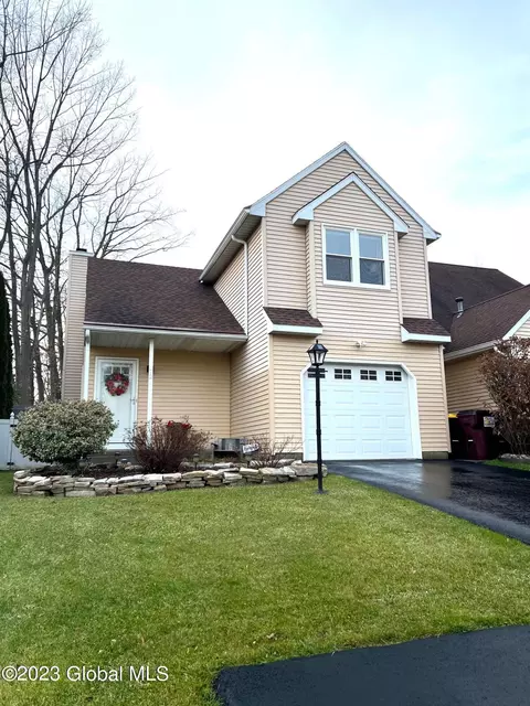 72 Cooks Ct, Waterford, NY 12188