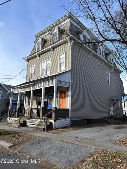 146 Maple St, Glens Falls, NY 12801