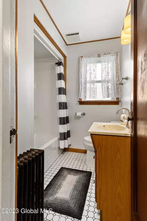 105 Gordon Rd, Schenectady, NY 12306 photo 9