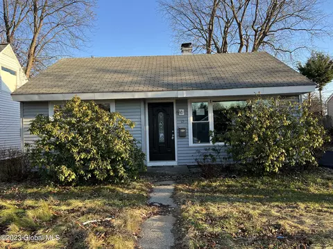 12 Crestwood Ct, Albany, NY 12208