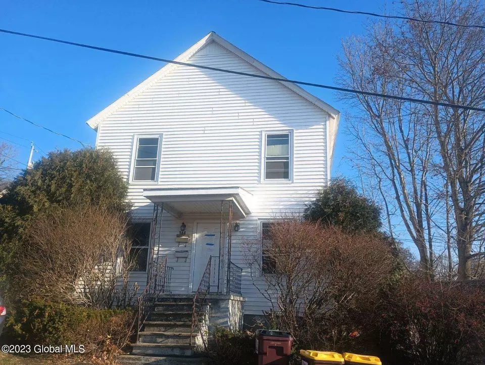 144 Mechanic St, Mechanicville, NY 12118 18 Photos Movoto