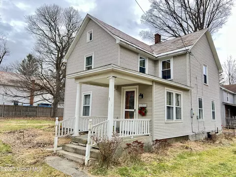 1 St Patricks Ln, Cambridge, NY 12816