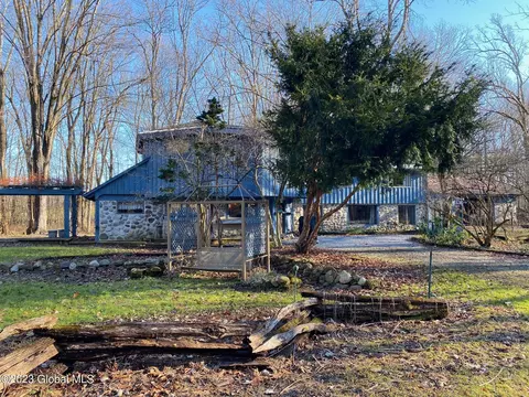 110 Brown Point Ln, Saratoga, NY 12866