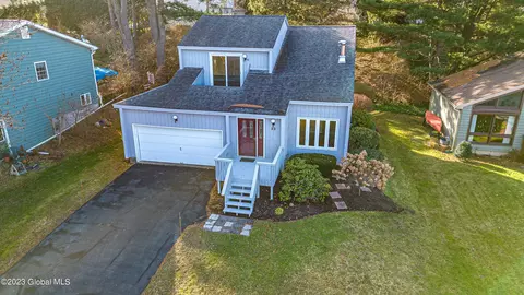 32 Berkshire Blvd, Albany, NY 12208