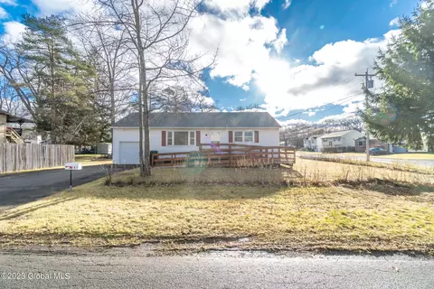 3261 Mcdonald Ave, Schenectady, NY 12304