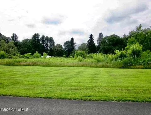2 Lasher Road, Selkirk, NY 12158