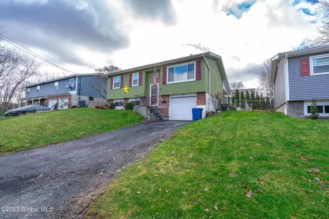 42 Wendell St, Rensselaer, NY 12144