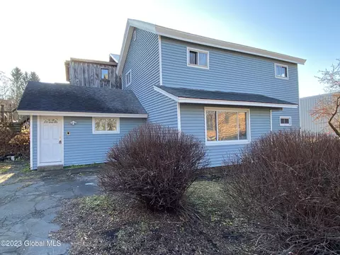 45 Arch St, Amsterdam, NY 12010
