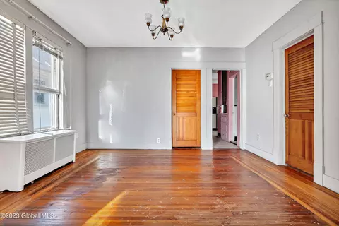 18 Hawk St, Schenectady, NY 12307 photo 12
