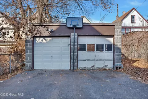 18 Hawk St, Schenectady, NY 12307 photo 19