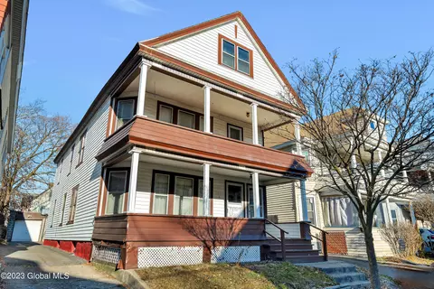 18 Hawk St, Schenectady, NY 12307