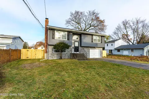69 Starr Ave, Schenectady, NY 12304 photo 2