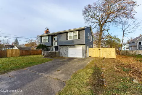 69 Starr Ave, Schenectady, NY 12304 photo 3