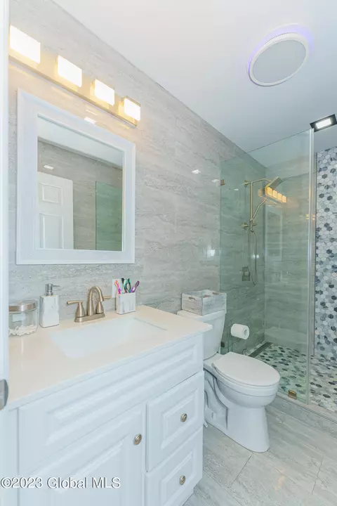 69 Starr Ave, Schenectady, NY 12304 photo 22