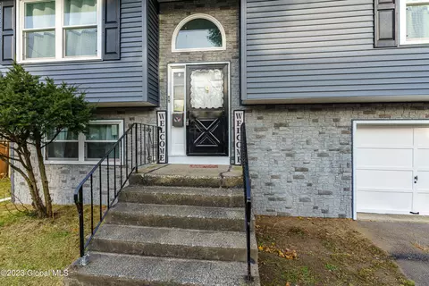 69 Starr Ave, Schenectady, NY 12304 photo 4