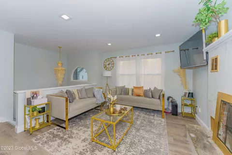 69 Starr Ave, Schenectady, NY 12304 photo 8