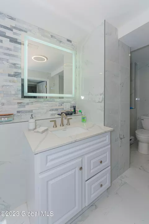 69 Starr Ave, Schenectady, NY 12304 photo 25