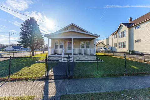 2 Leversee Ave, Cohoes, NY 12047