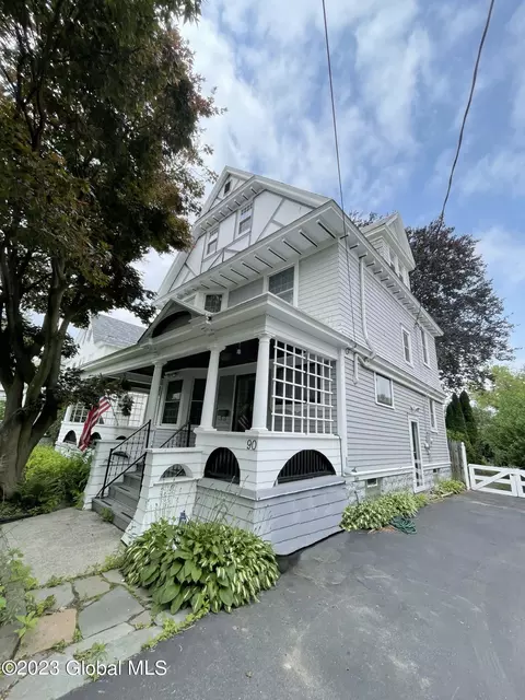90 Manning Blvd, Albany, NY 12203